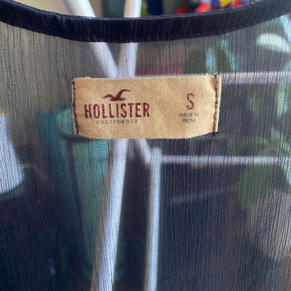 Hollister Sheer Tank - Picture 4 of 4